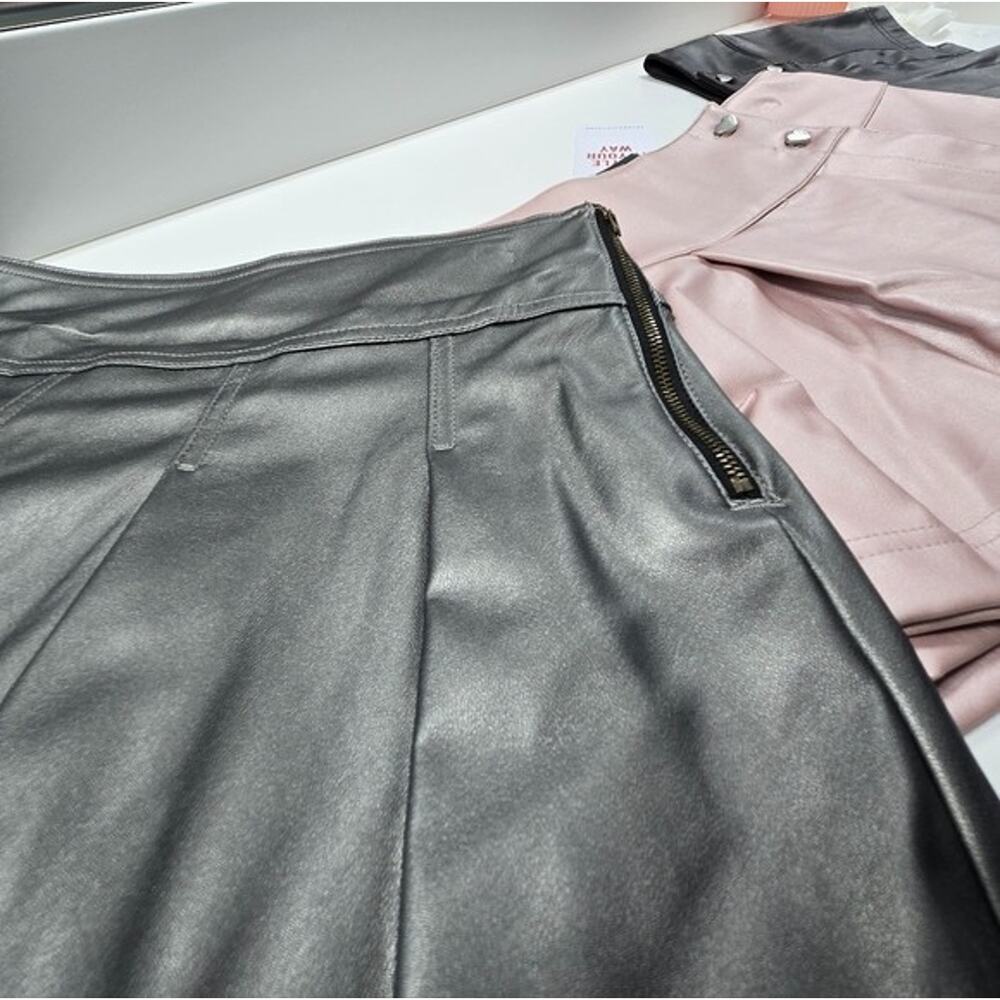 SET of 3 Celebrity Pink Size L Women Pink Gray Black Faux Leather Pleated Skort - Picture 2 of 15
